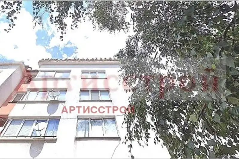 3-bedroom apartment in Sofiya, Dianabad