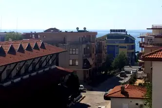 Тристаен апартамент в Бургас, с. Равда