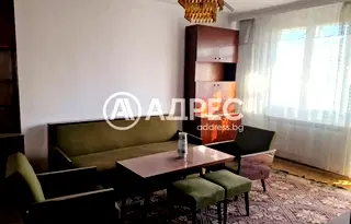 Многостаен апартамент в Раз, Център
