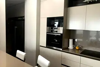 Просторен 4-стаен апартамент с панорамна гледка в Изток, София
