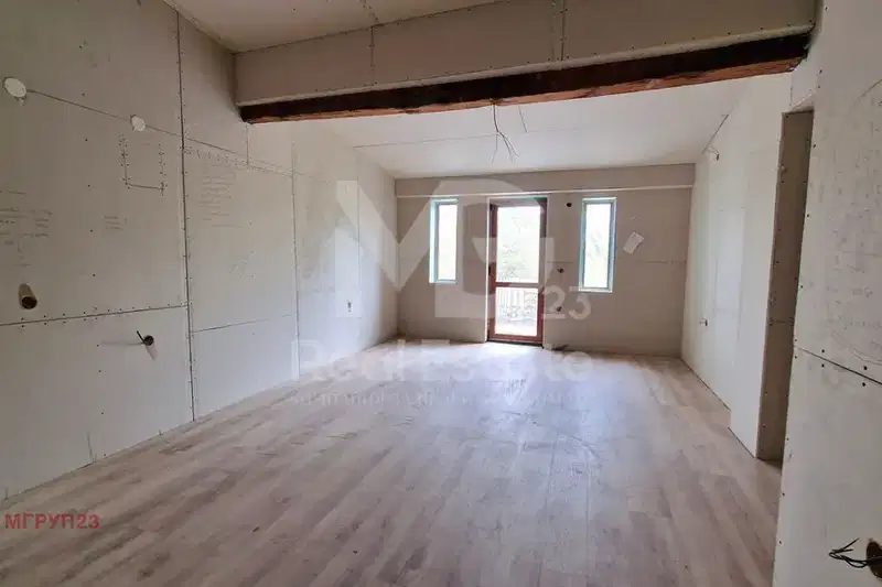 Floor of House in Plovdiv, Centyr