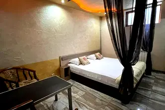 Хотел във Велико Търново, Свищов