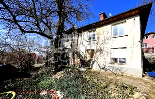 Къща в Габрово, Център