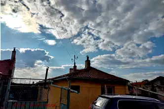 Къща в Русе, Веждата