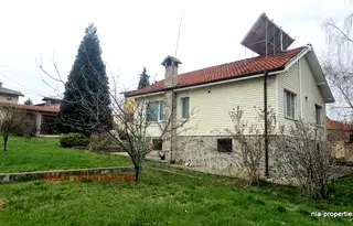 Къща в София, Долна баня