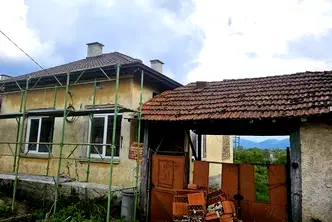 Къща в София, с. Скравена