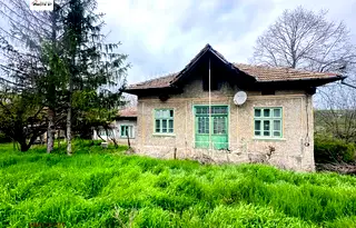 Къща във Велико Търново, с. Хотница