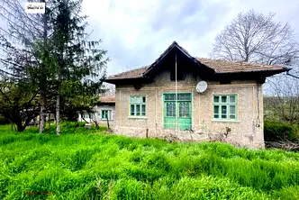 Къща във Велико Търново, с. Хотница