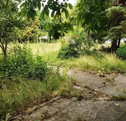 Photo 5 — Plot in Pernik, Iztok