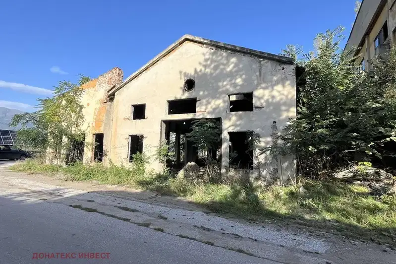 Промишлена сграда в Пловдив, с. Ведраре
