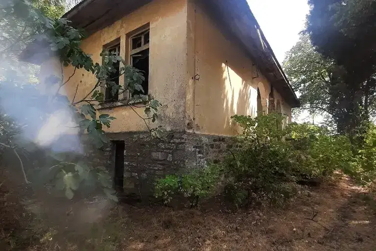 Промишлена сграда в Стара Загора, с. Лозен