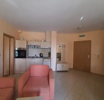 Photo 2 — 3-bedroom apartment in Oblast Dobrich, Rogachevo