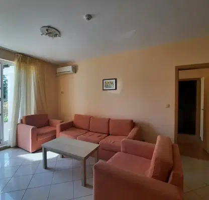 Photo 3 — 3-bedroom apartment in Oblast Dobrich, Rogachevo