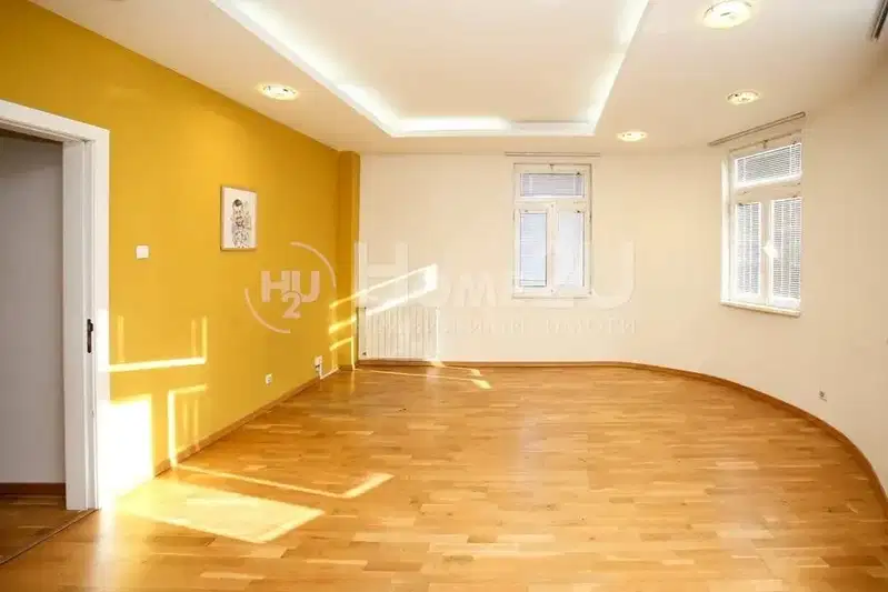 Офис в София, Център