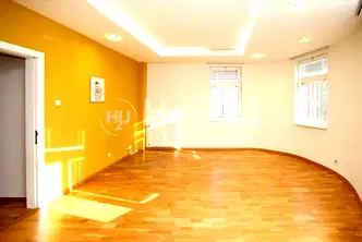 Офис в София, Център