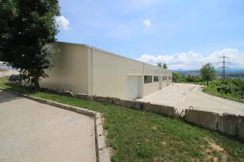 Industrial Building in Gabrovo, Promishlena Zona