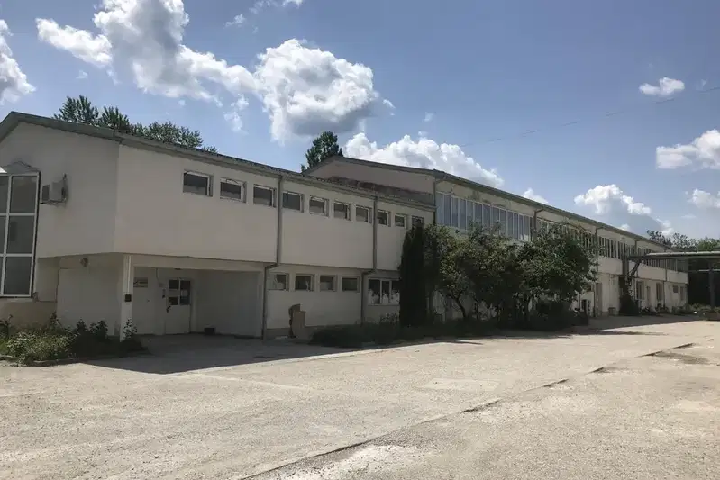 Industrial Building in Gabrovo, Promishlena Zona