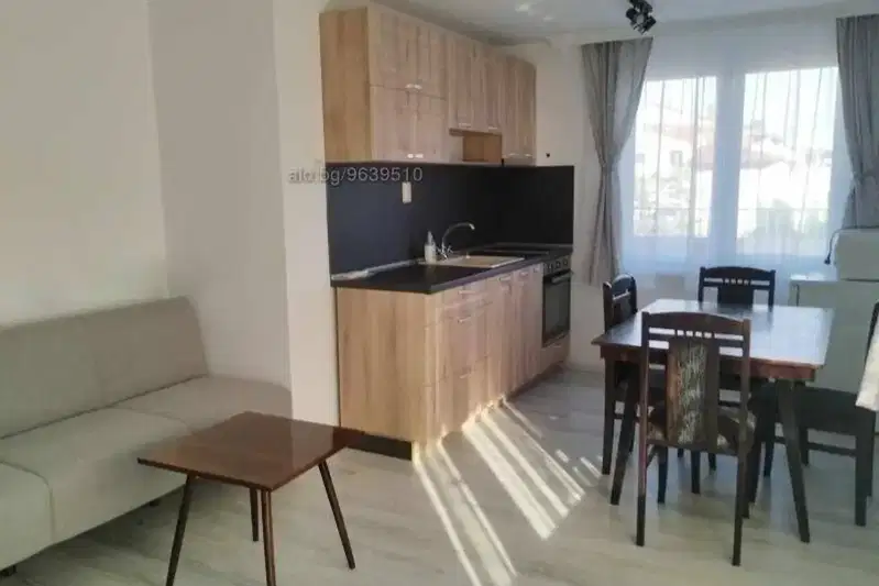3-bedroom apartment in Burgas, Centyr
