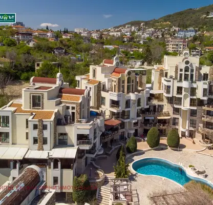 Photo 2 — 4-bedroom apartment in Varna, Briz