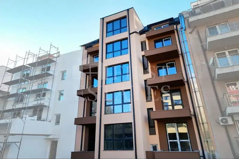 4-bedroom apartment in Sofiya, Centyr