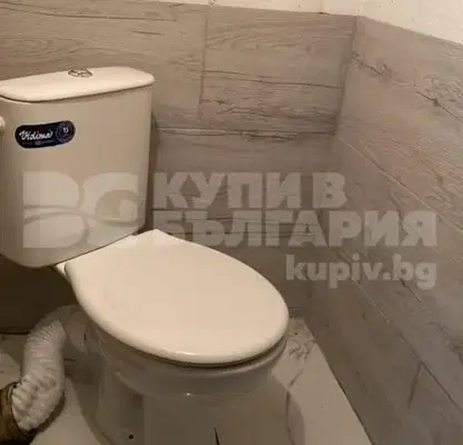 Снимка 5 — Едностаен апартамент на тавански етаж в Колхозен пазар, Варна