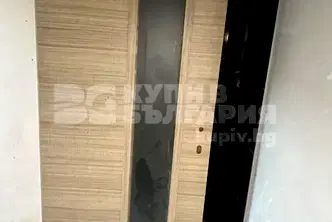 Едностаен апартамент на тавански етаж в Колхозен пазар, Варна