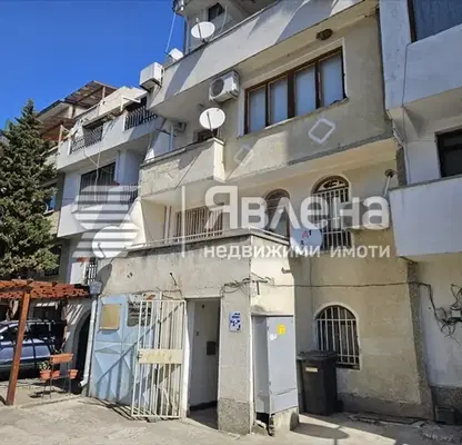 Снимка 2 — Етаж от къща в Бургас, Свети Влас