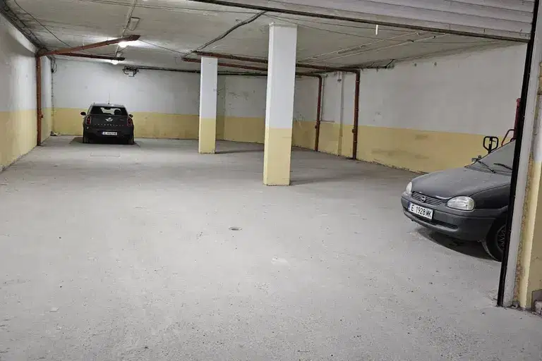 Garage/Parking in Благоев, Широк център