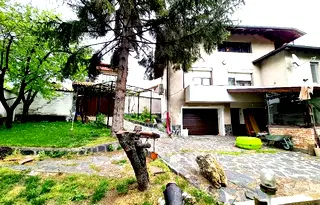 Къща в Перник, Център