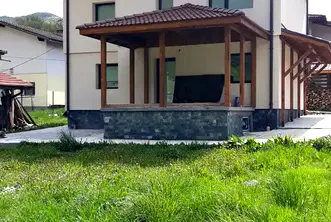 Къща в Ловеч, с. Рибарица