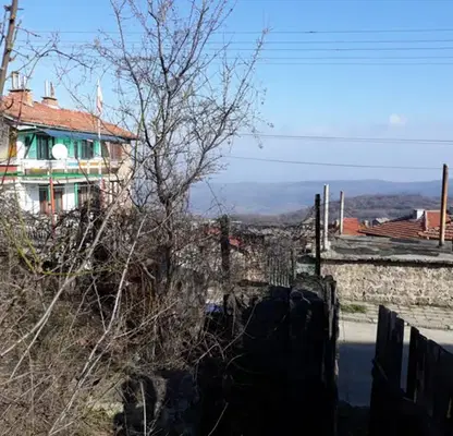 Снимка 4 — Къща с двор в центъра на с. Розово, област Пазарджик
