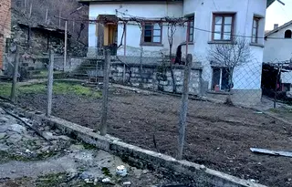 Къща в Плевен, Червен бряг