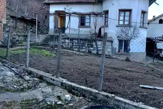 Къща в Плевен, Червен бряг
