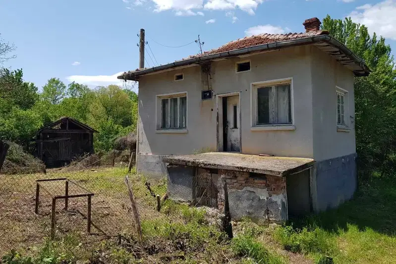 House in област София, Osikovska Lakavica