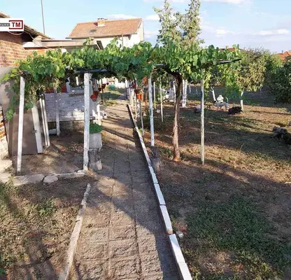 Снимка 2 — Къща в Стара Загора, с. Знаменосец