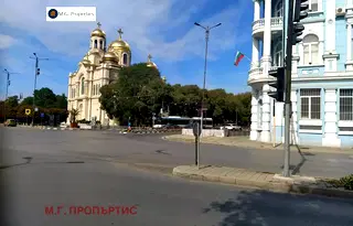 Магазин във Варна, Център