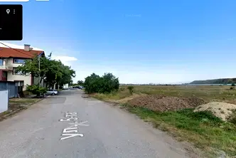 Парцел в София, Враждебна
