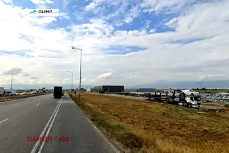 Парцел в София, Враждебна
