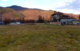 Парцел в Ловеч, Троян