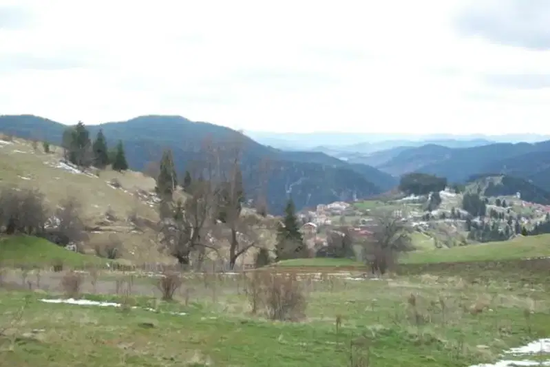 Plot in Oblast Smolyan, Momchilovci