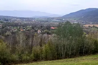 Парцел в София, Правец