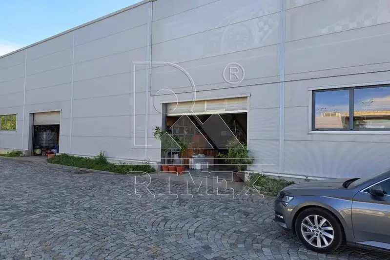 Industrial Building in Асеновско шосе