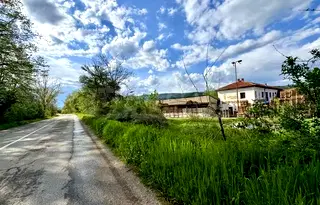 Промишлена сграда в Ловеч, с. Дълбок дол