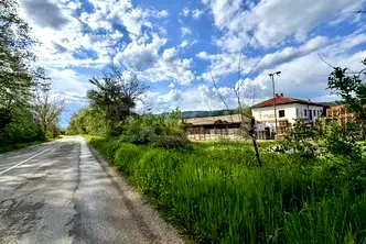 Промишлена сграда в Ловеч, с. Дълбок дол