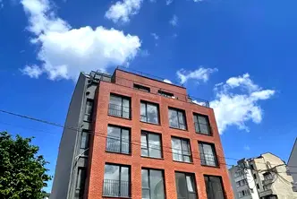 Тристаен апартамент в София, Център