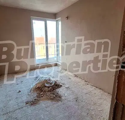 Снимка 5 — Тристаен апартамент във Варна, Погреби