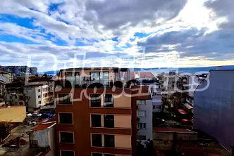 Тристаен апартамент във Варна, Погреби