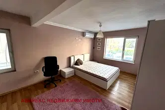 Многостаен апартамент в Пловдив, Христо Смирненски