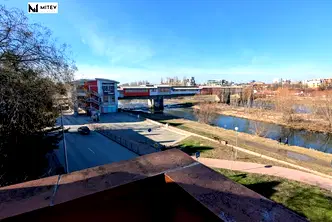 Офис в Пловдив, Център