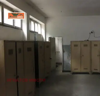 Снимка 5 — Промишлена сграда в Пазарджик, Промишлена зона